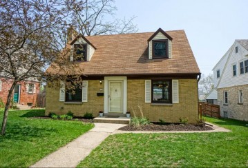 136 N 85th St, Wauwatosa, WI 53226-4602