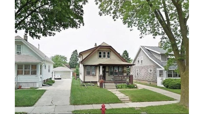 2902 E Van Norman Ave Saint Francis, WI 53235 by Durante & Rich Real Estate $1,295