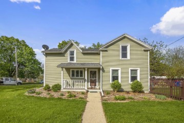 614 Whitewater Ave, Fort Atkinson, WI 53538