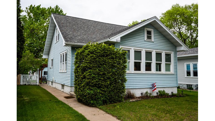 2213 Wood St La Crosse, WI 54603 by eXp Realty LLC $169,900