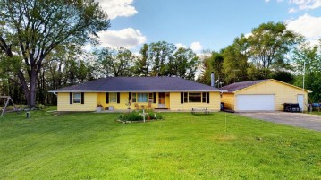 N1859 Blackhawk Island Rd, Koshkonong, WI 53538