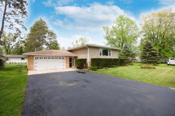 W1030 Eau Claire Rd, Bloomfield, WI 53128