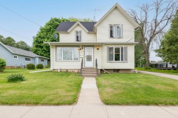 608 Columbia St, Horicon, WI 53032