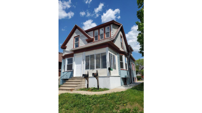 2254 S 35th St 2254A Milwaukee, WI 53215 by Rubins Realty, LLC $199,900