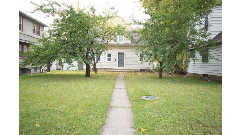 4856 N 25th St Milwaukee, WI 53209 by Lannon Stone Realty LLC $84,900