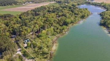 N840 Holiday Ln, Marion, WI 54960-6440