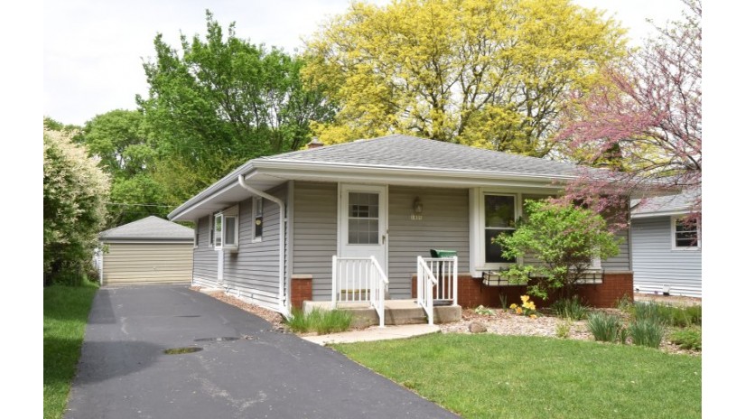 1825 N 116th St Wauwatosa, WI 53226 by Shorewest Realtors $288,900