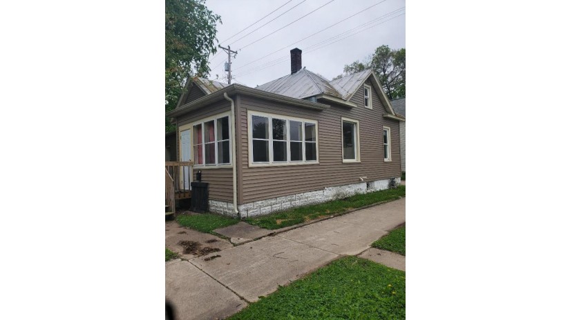 616 Mississippi St La Crosse, WI 54601 by LUX Real Estate $175,000