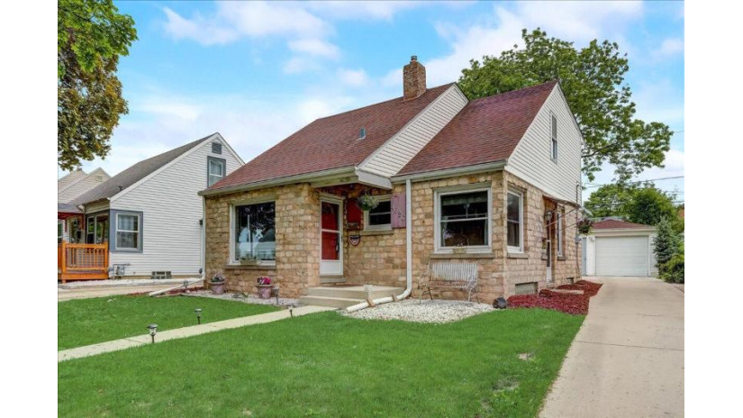 4620 W Sumac Pl Milwaukee, WI 53219 by RE/MAX Service First $227,000