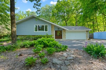 N77W22305 Wooded Hills Dr, Lisbon, WI 53089-2149