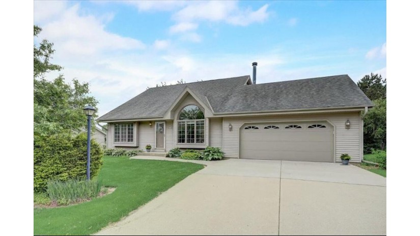 N48W14299 Brook Falls Dr Menomonee Falls, WI 53051 by Coldwell Banker Realty $399,900