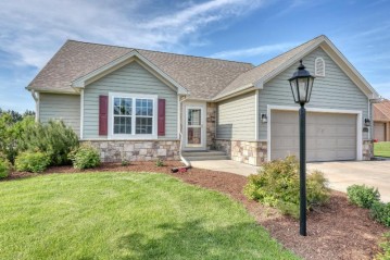 2664 Oakville Pl, Jackson, WI 53037-9122