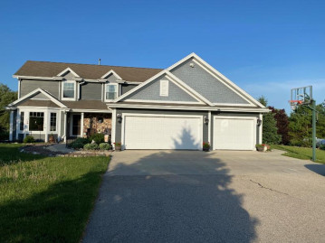 9544 Kara Ct, Kewaskum, WI 53040-8948