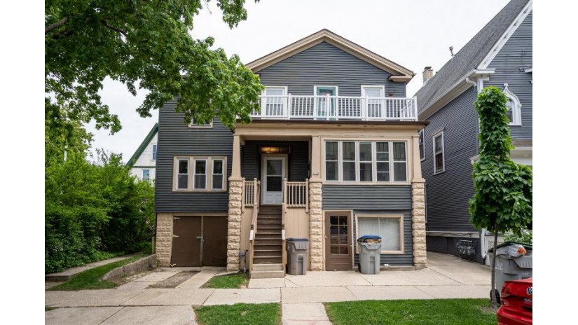 1604 N Franklin Pl Milwaukee, WI 53202 by Coldwell Banker Realty $475,000