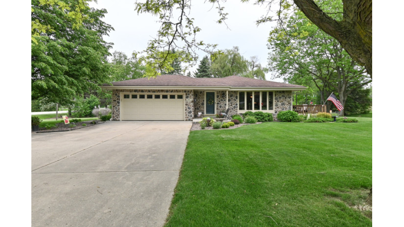 N95W24982 Norwauk Rd Lisbon, WI 53017 by Shorewest Realtors $319,900