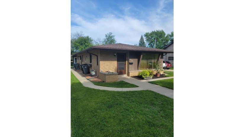 6178 S Swift Ave 6180 Cudahy, WI 53110 by Tomstin Realty $249,900