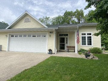 962 Saddle Ridge, Pacific, WI 53901-9708