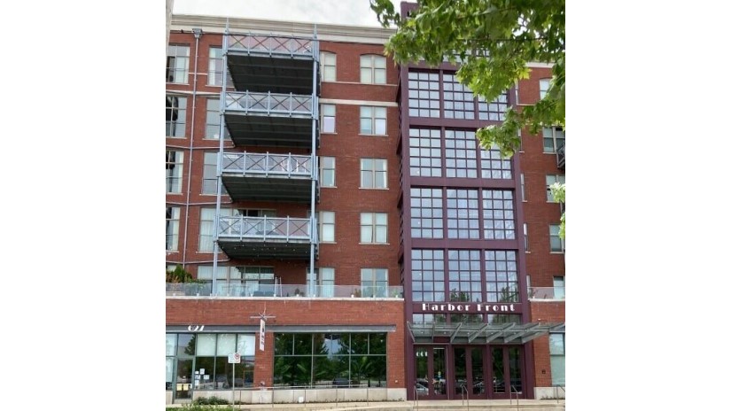 601 E Erie St 204 Milwaukee, WI 53202 by EC Commercial Real Estate $469,000