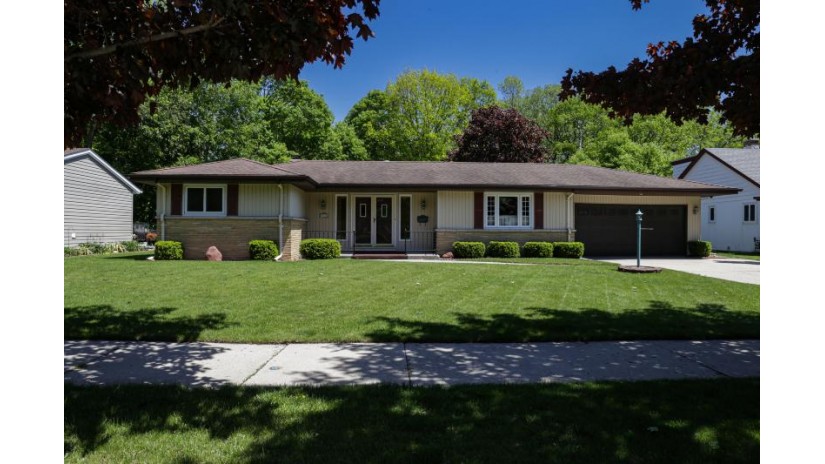 933 N 24th St Manitowoc, WI 54220 by EXP Realty, LLC~MKE $189,900