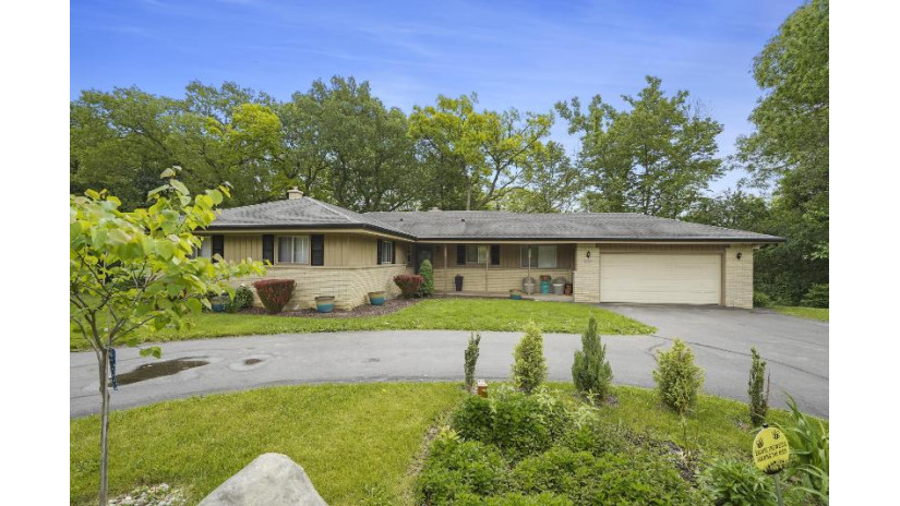 3825 Ravine Dr Racine, WI 53405 by Cove Realty, LLC $295,000