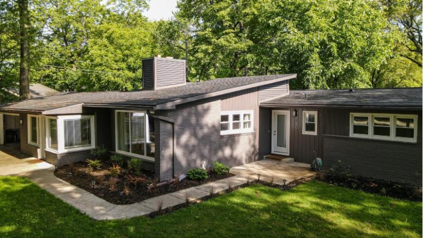 1505 N 121st St Wauwatosa, WI 53226 by Rockmor Realtors, LLC $449,900