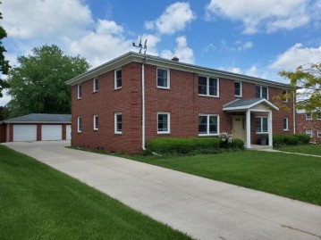 331 Heather Ln, Fredonia, WI 53021-9489