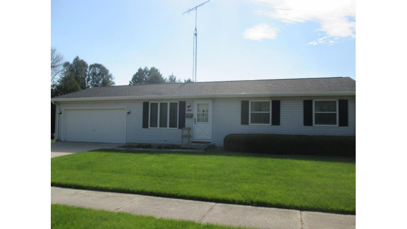 2302 S 12th St Manitowoc, WI 54220 by RE/MAX Port Cities Realtors $155,000