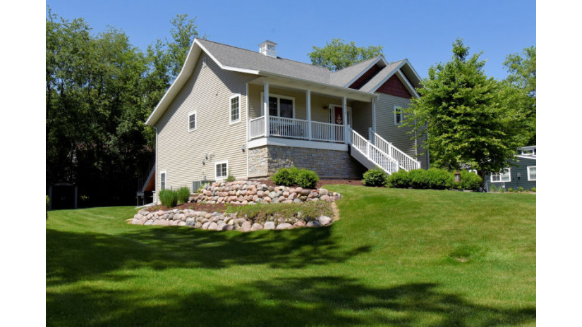 4310 E Silverwood Dr Delavan, WI 53115 by Shorewest Realtors $589,900