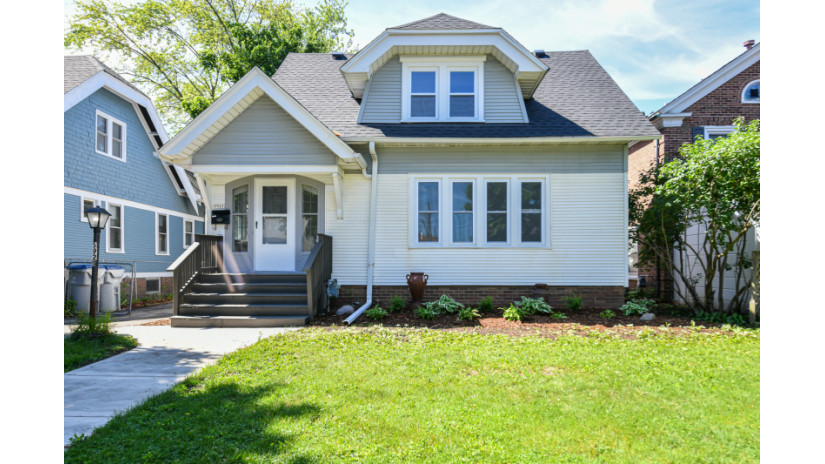 5921 W Garfield Ave Milwaukee, WI 53208 by Shorewest Realtors $269,900