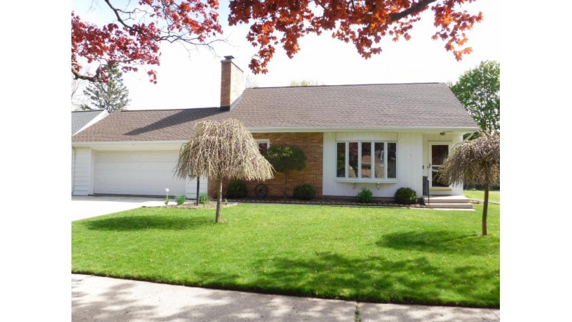 1508 Cherry Rd Manitowoc, WI 54220 by Coldwell Banker Real Estate Group~Manitowoc $209,900