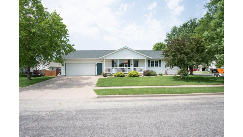 1001 Western Ave Holmen, WI 54636 by RE/MAX Results $329,900