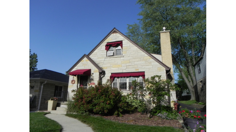 2534 S 78th St West Allis, WI 53219 by Shorewest Realtors $260,000