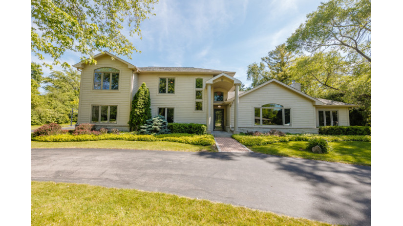 1445 W Larkspur Ln River Hills, WI 53217 by Shorewest Realtors $549,999