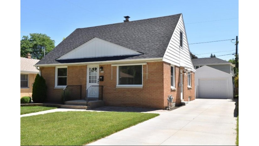 4132 S Quincy Ave Milwaukee, WI 53207 by Homeowners Concept $214,900