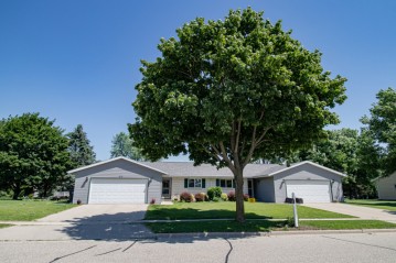 608 Horicon St 610, Horicon, WI 53032-1565