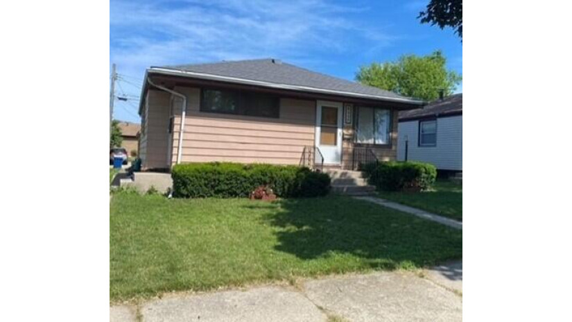 3449 10th Ave Racine, WI 53402 by Coldwell Banker Realty -Racine/Kenosha Office $89,000