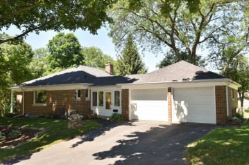 3546 Menomonee River Pkwy, Wauwatosa, WI 53222-2372