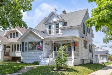 3676 E Van Norman Ave, Cudahy, WI 53110-1119