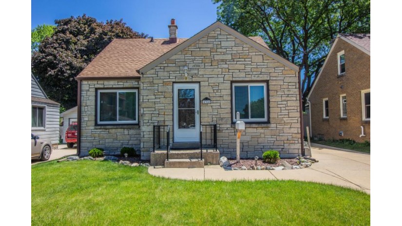 4364 S Adams Ave Milwaukee, WI 53207 by Redefined Realty Advisors LLC - 2627325800 $224,900