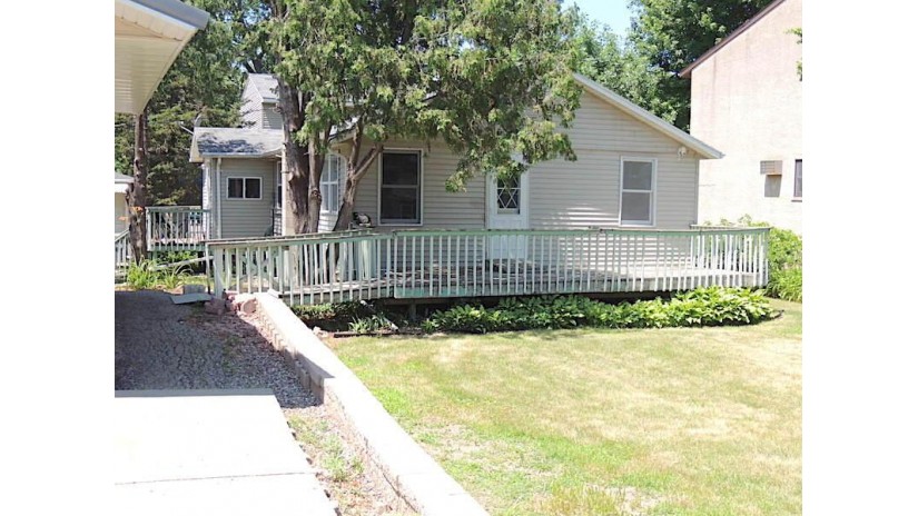 1928 Miller St La Crosse, WI 54601 by Coldwell Banker River Valley, REALTORS $149,900