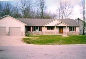 5508 Royal Ave, Hartford, WI 53086