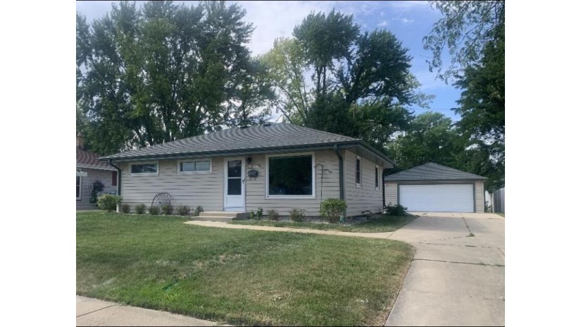 N85W17120 Ann Ave Menomonee Falls, WI 53051 by EXP Realty, LLC~MKE $325,000