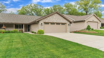 2389 Oakbrook Ct 2, Janesville, WI 53548