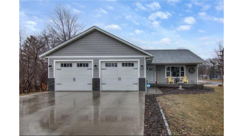 324 Goldsmith Street Chippewa Falls, WI 54729 by Edina Realty, Inc. - Chippewa Valley $409,900