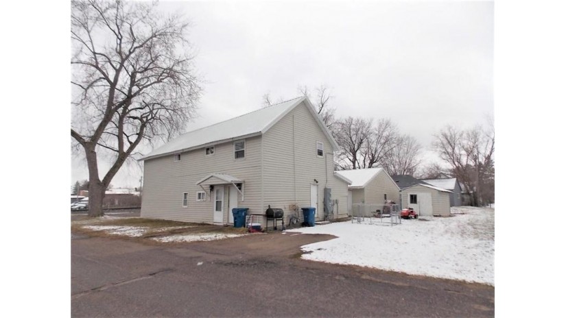 905 Lewis Avenue Cameron, WI 54822 by Cb Brenizer/Rice Lake $119,000