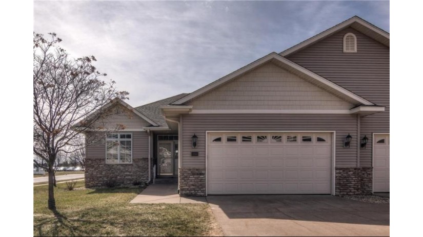 3016 Putnam Glen Place Eau Claire, WI 54701 by Team Trillium $394,999