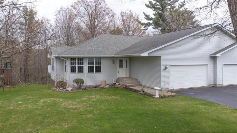 5808 Gables Place Eau Claire, WI 54701 by Escher Real Estate $299,900