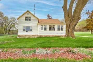 W3584 County Road R, Durand, WI 54736