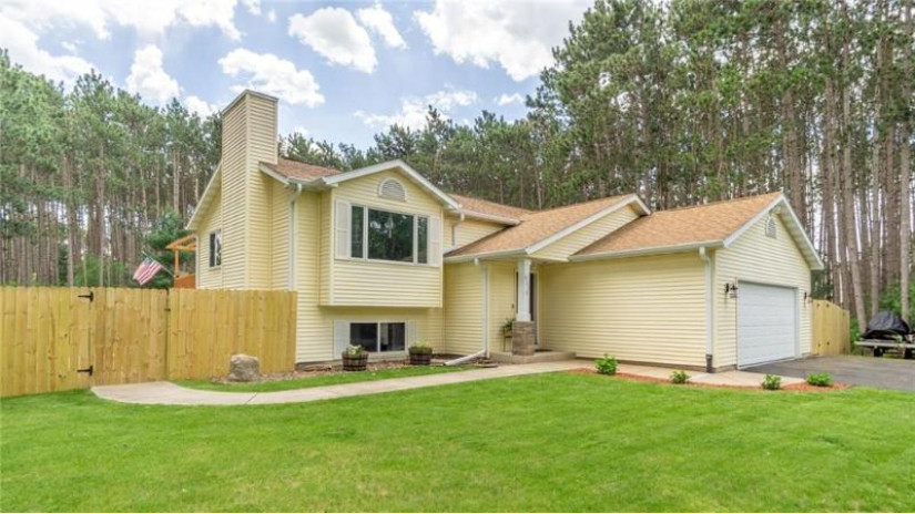 511 South Beach Drive Altoona, WI 54720 by Cb Brenizer/Eau Claire $319,900