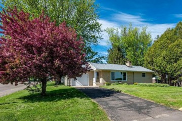 372 Hillcrest Street, Ellsworth, WI 54011